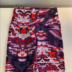 Arie pattern leggings